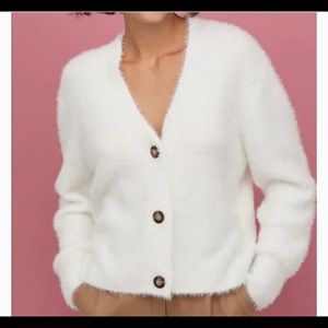 H&M Women’s White Fluffy V-Neck long sleeve button cardigan sweater